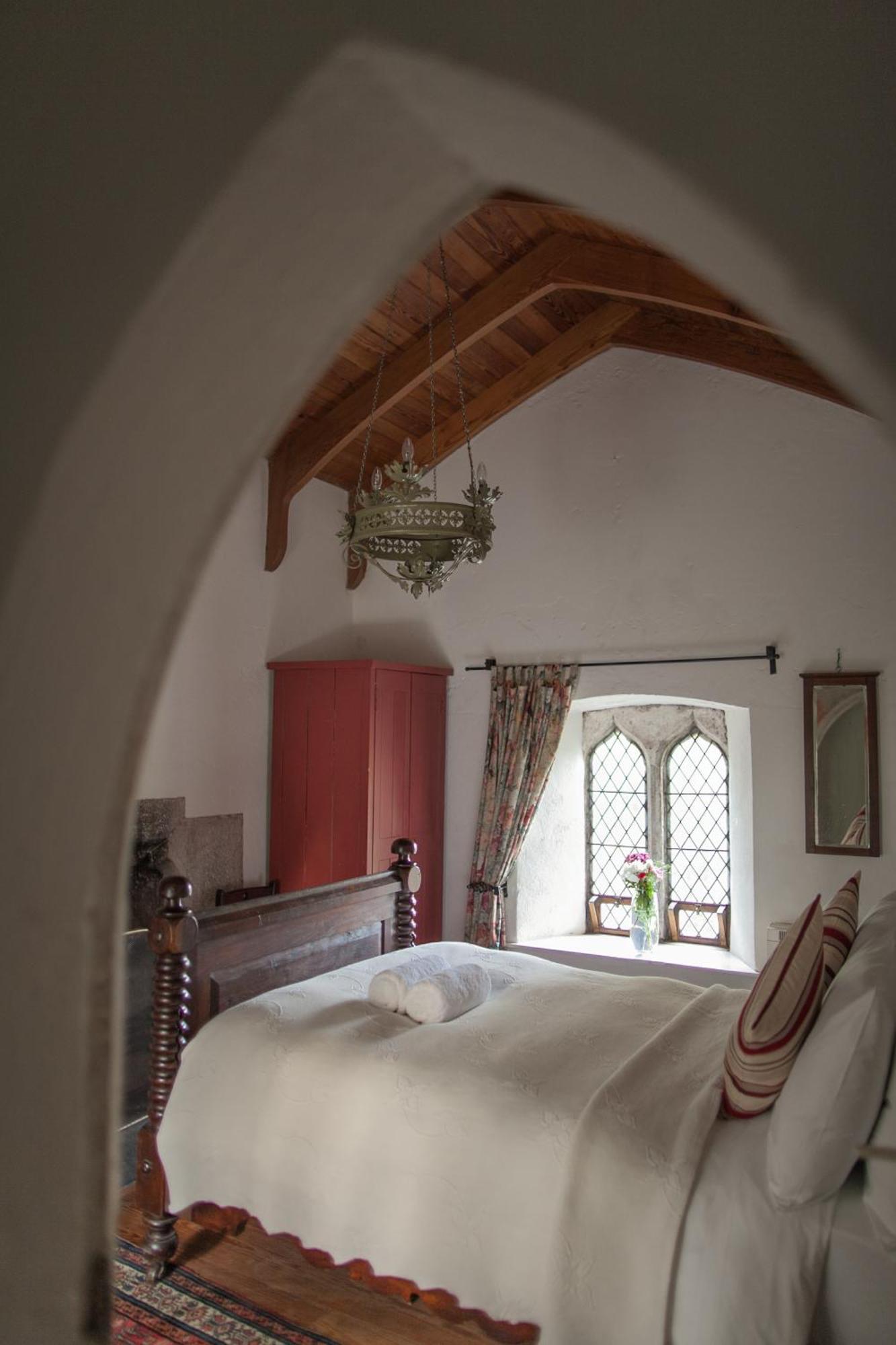 Anne'S Grove Miniature Castle Villa Castletownroche Luaran gambar