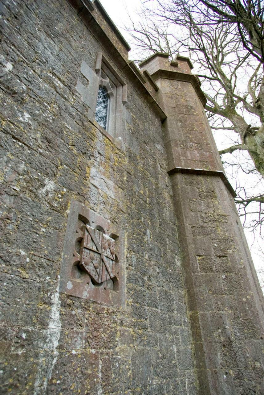 Anne'S Grove Miniature Castle Villa Castletownroche Luaran gambar